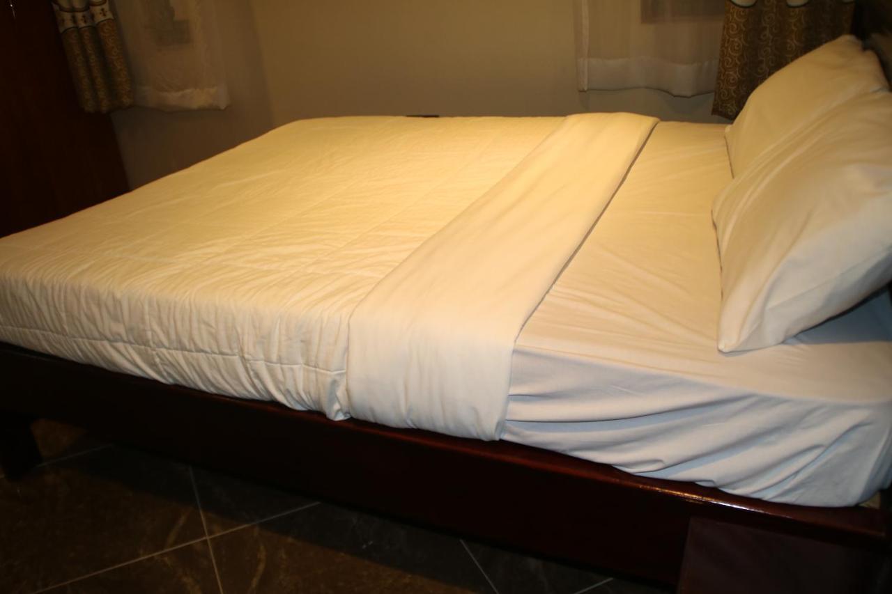 Acactus Hotel Kampala Buitenkant foto