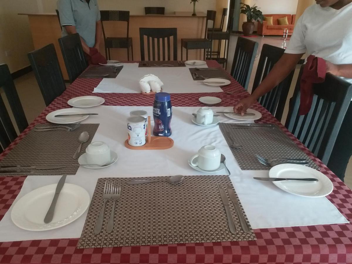 Acactus Hotel Kampala Buitenkant foto