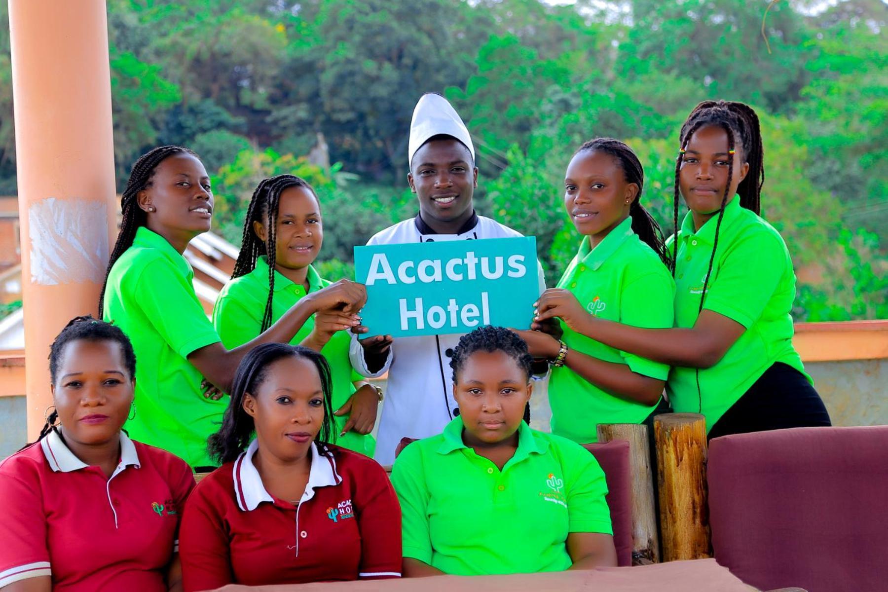 Acactus Hotel Kampala Buitenkant foto