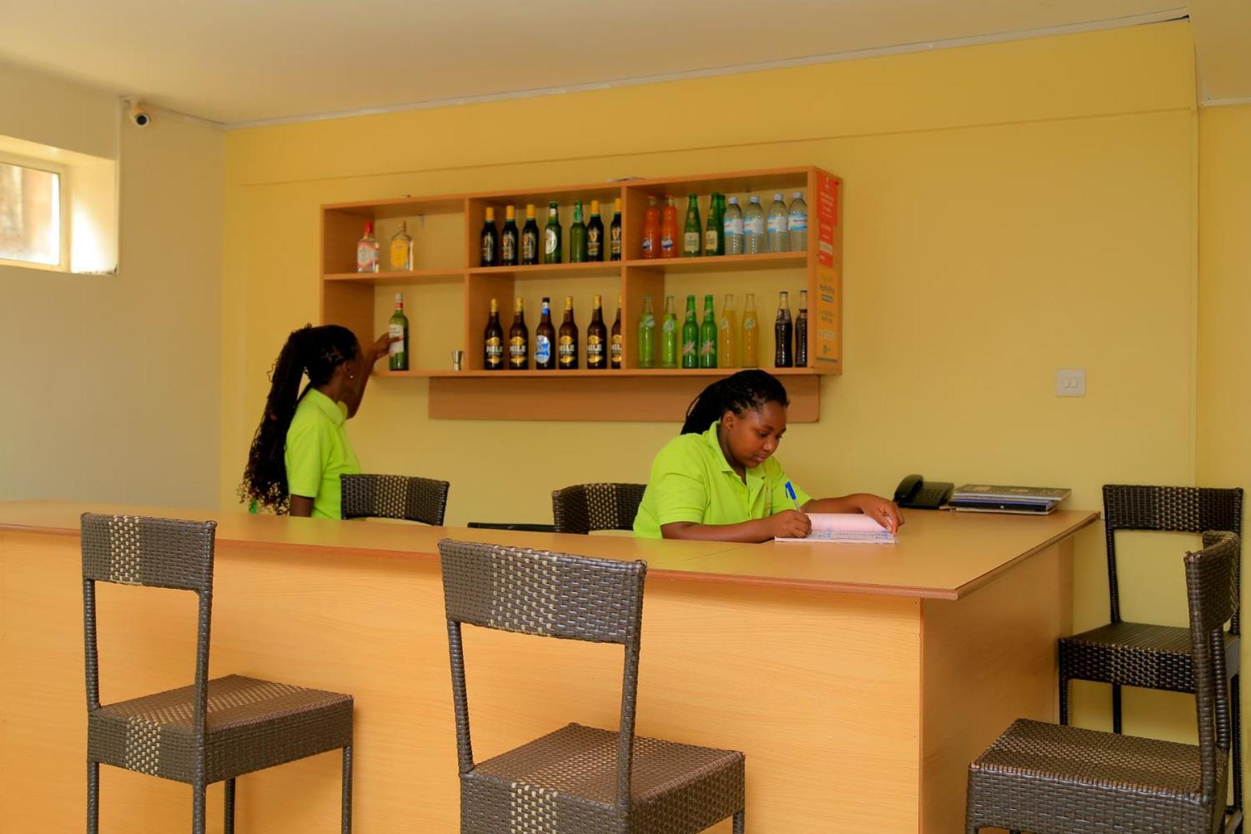 Acactus Hotel Kampala Buitenkant foto