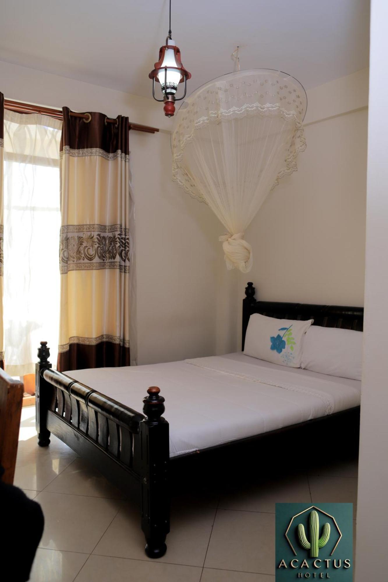 Acactus Hotel Kampala Buitenkant foto